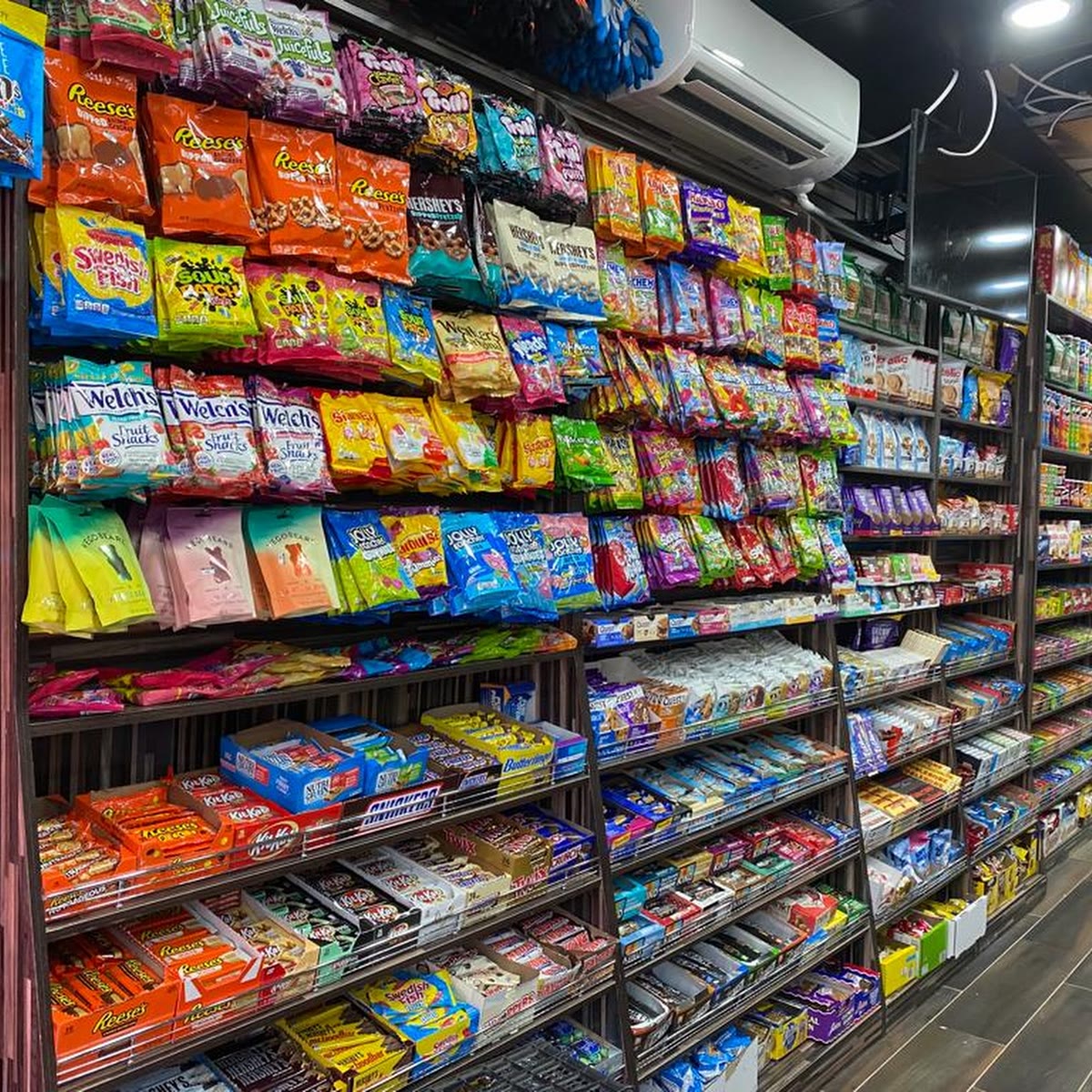The aisles at King Deli & Grill